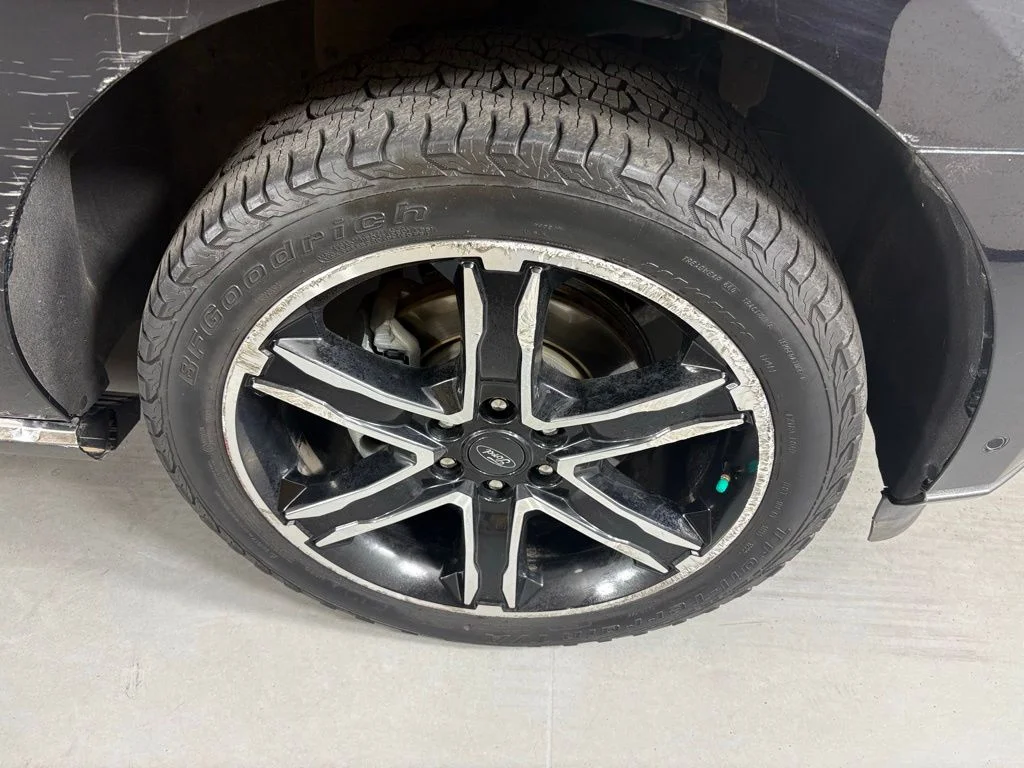 Used 2020 Black Ford Limited image 10