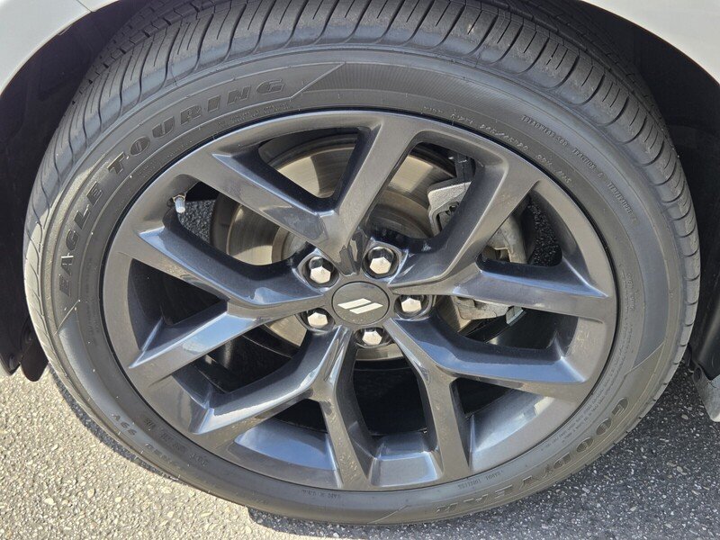 Used 2022 Silver Dodge SXT image 13