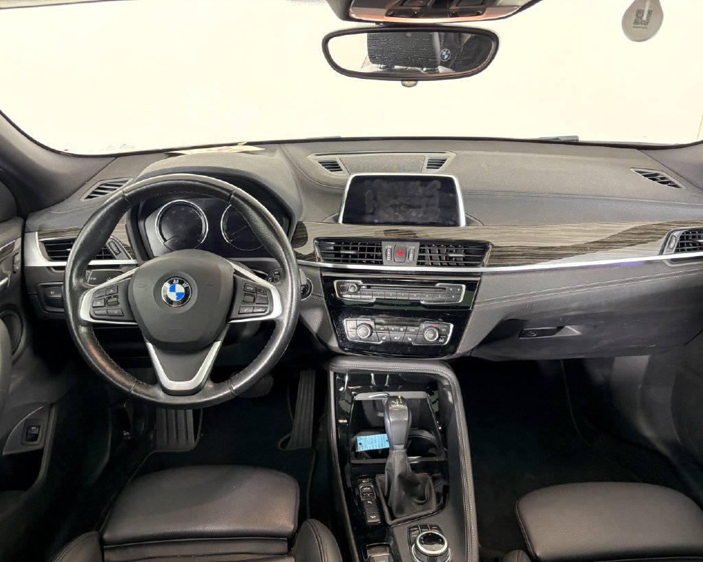 Used 2018 White BMW xDrive28i image 9