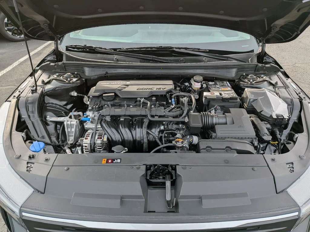 New 2027 Aurora Black Kia LXS image 36