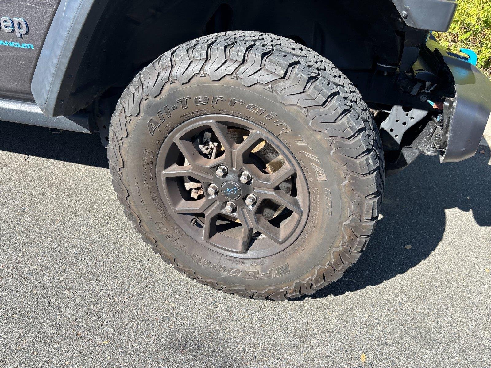 Used 2024 Granite Crystal Metallic Clearcoat Jeep Willys image 9