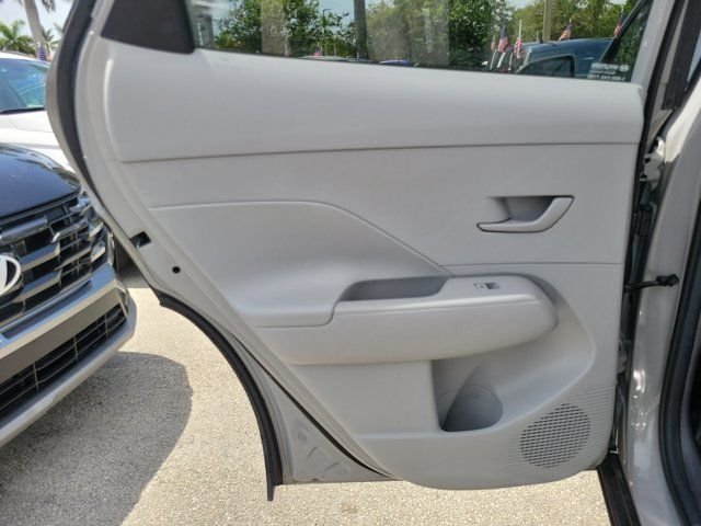 2024 Hyundai Kona SEL - Photo 9