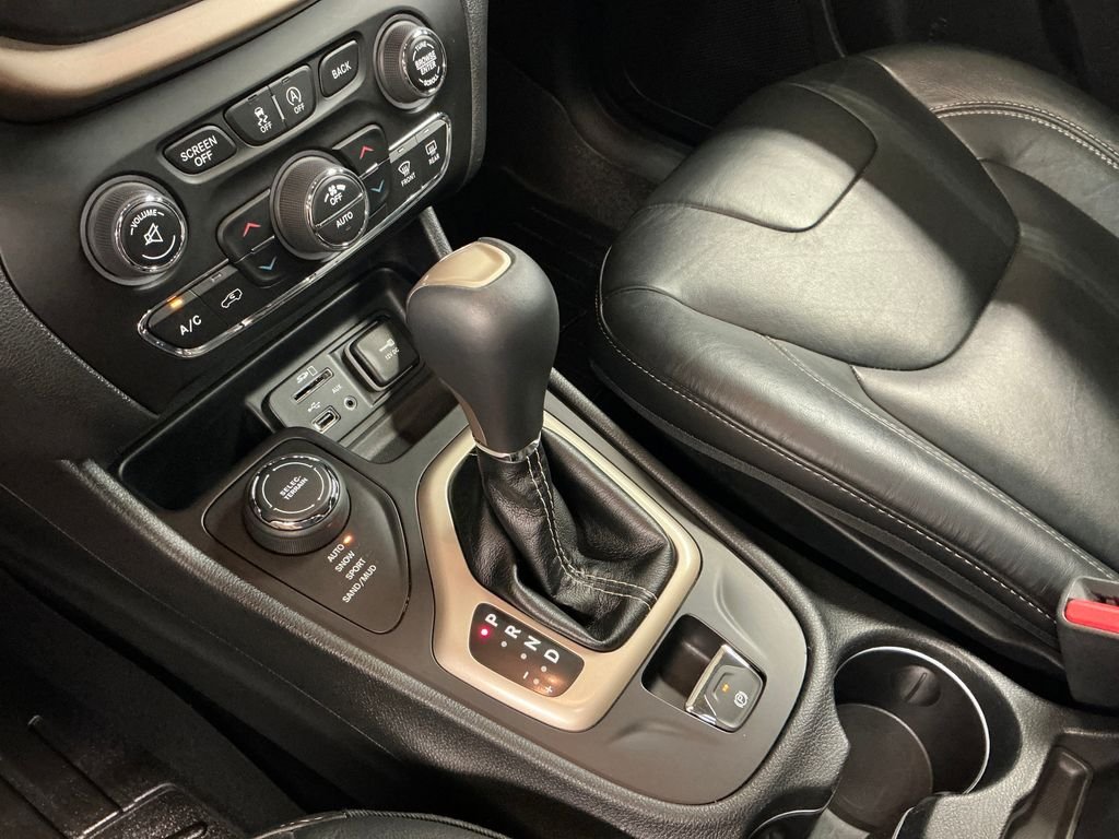 Used 2016 Red Jeep Limited image 25