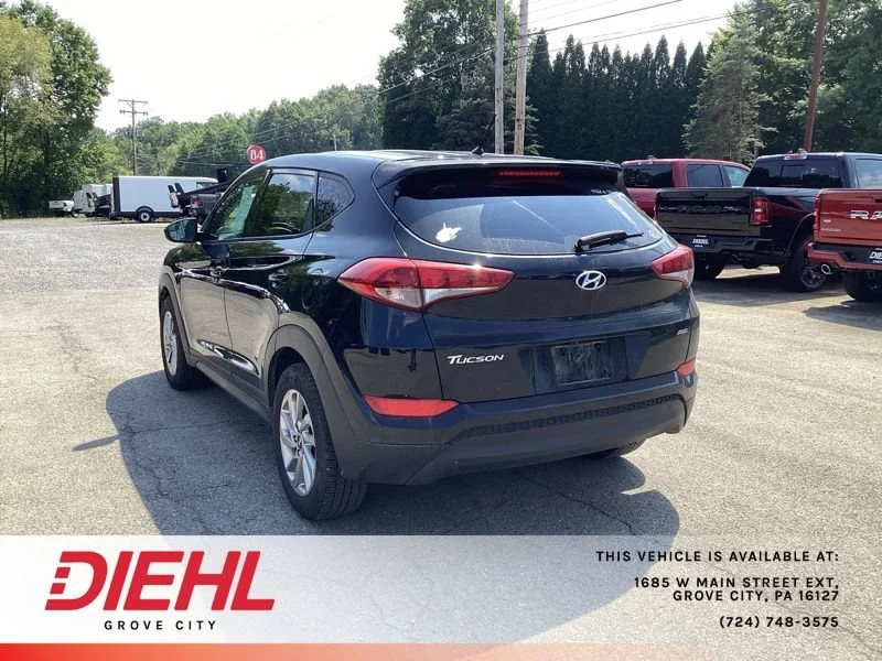 Used 2018 Black Hyundai SE image 5