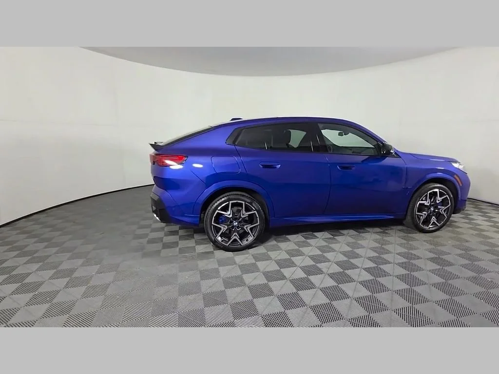 Used 2025 Blue Metallic BMW M35i image 38