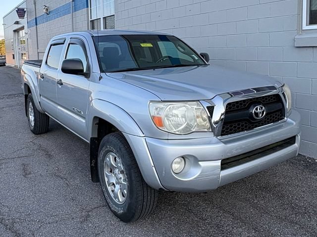 Used 2011 Silver Toyota Base V6 image 3