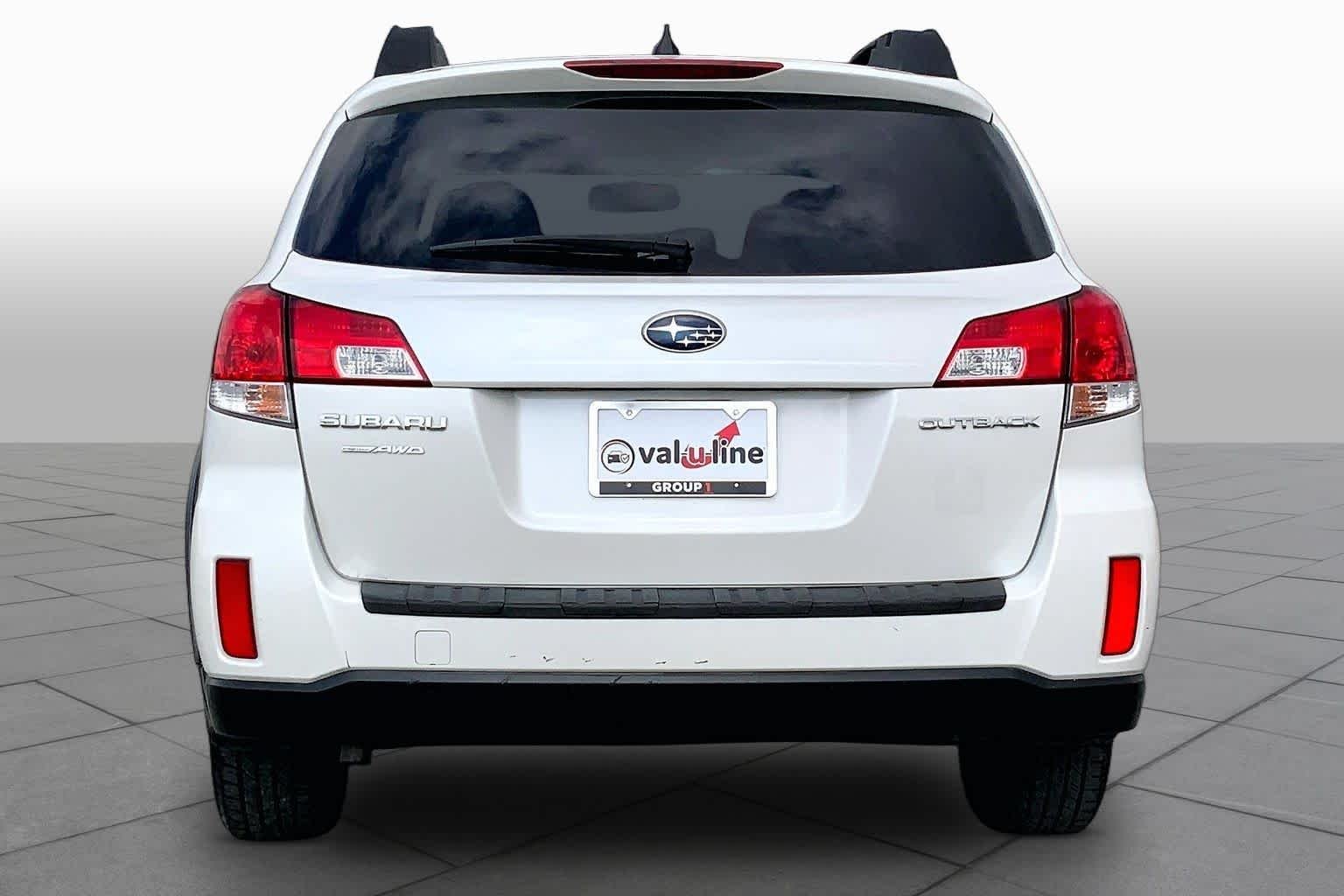 Used 2014 Satin White Pearl Subaru 2.5i Premium image 5