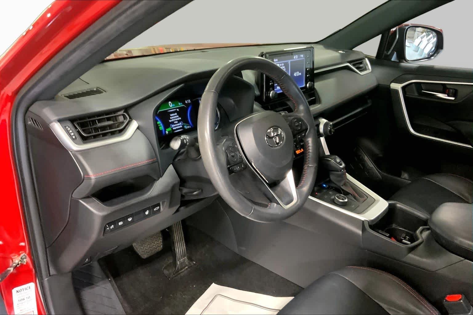 Used 2022 Supersonic Red Toyota SE image 18
