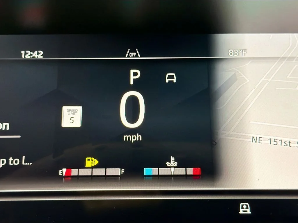 New 2026 Fuji White Land Rover Dynamic SE image 12