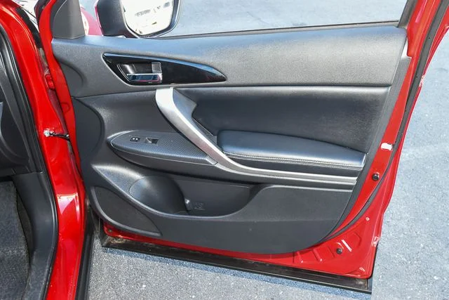 Used 2024 Black Mitsubishi SE image 23