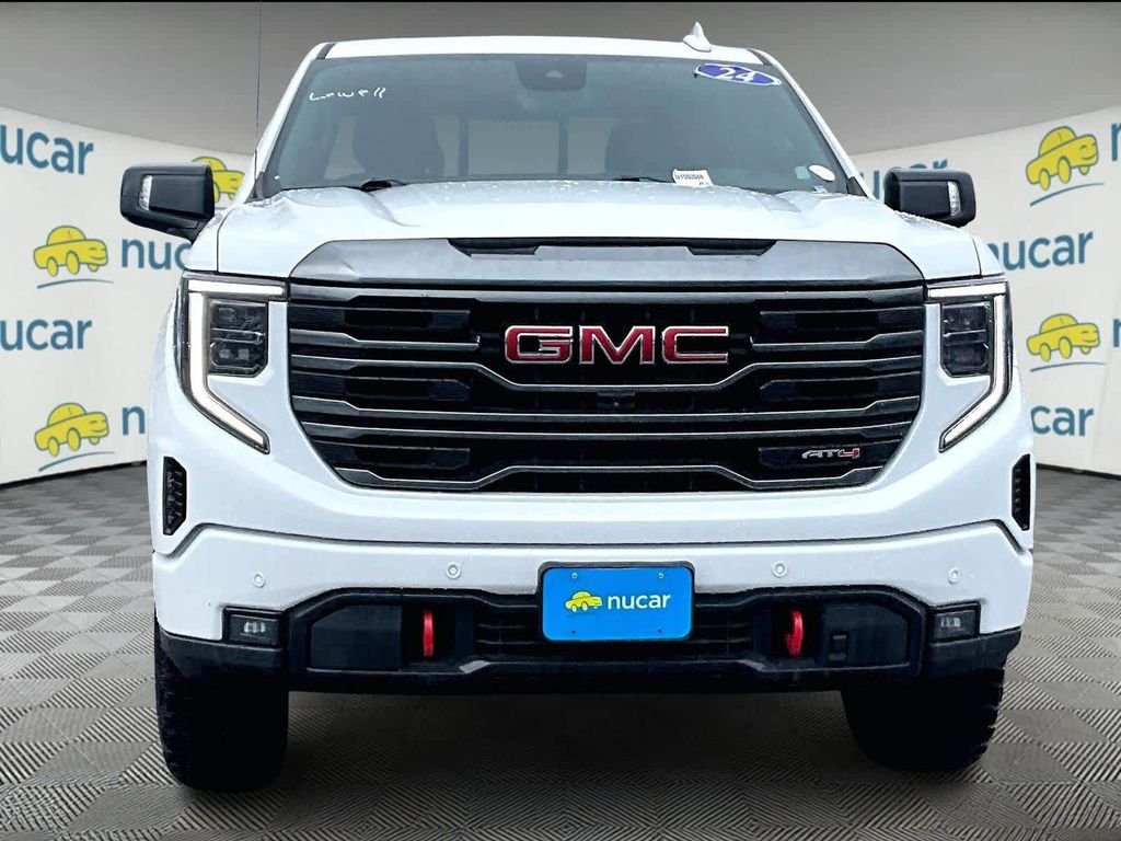 Used 2024 White GMC AT4 image 3