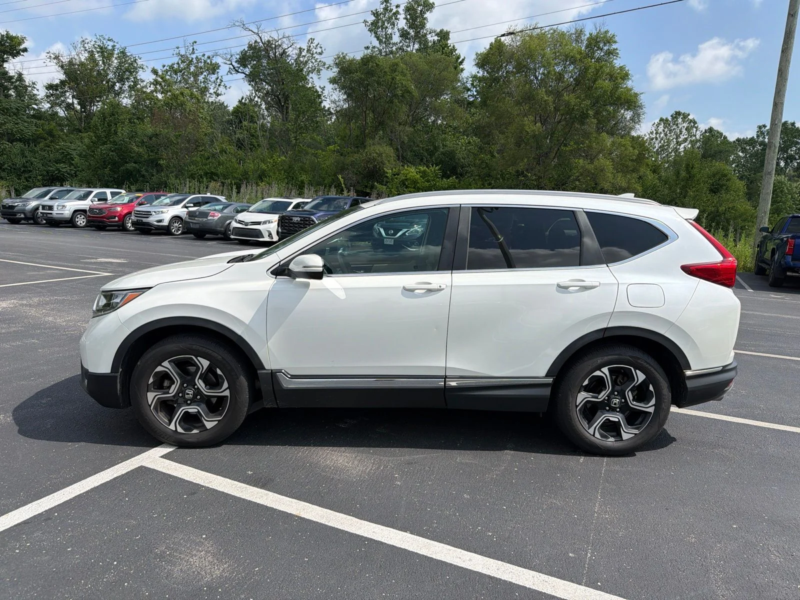 Used 2017 White Honda Touring image 3