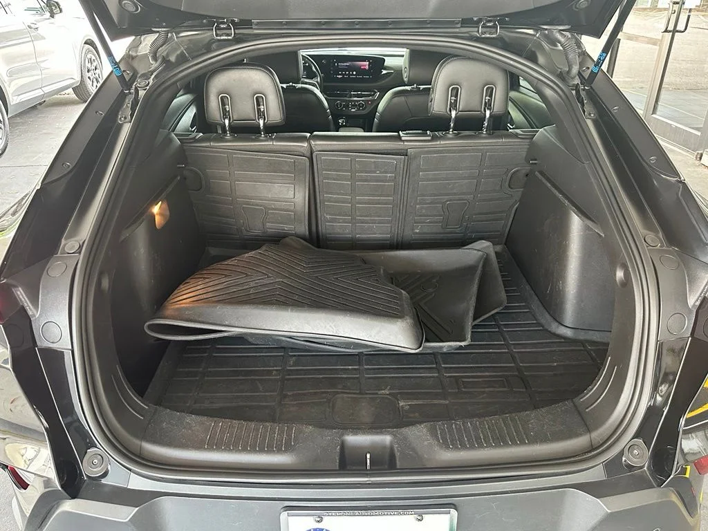 Used 2025 Black Buick Preferred image 32