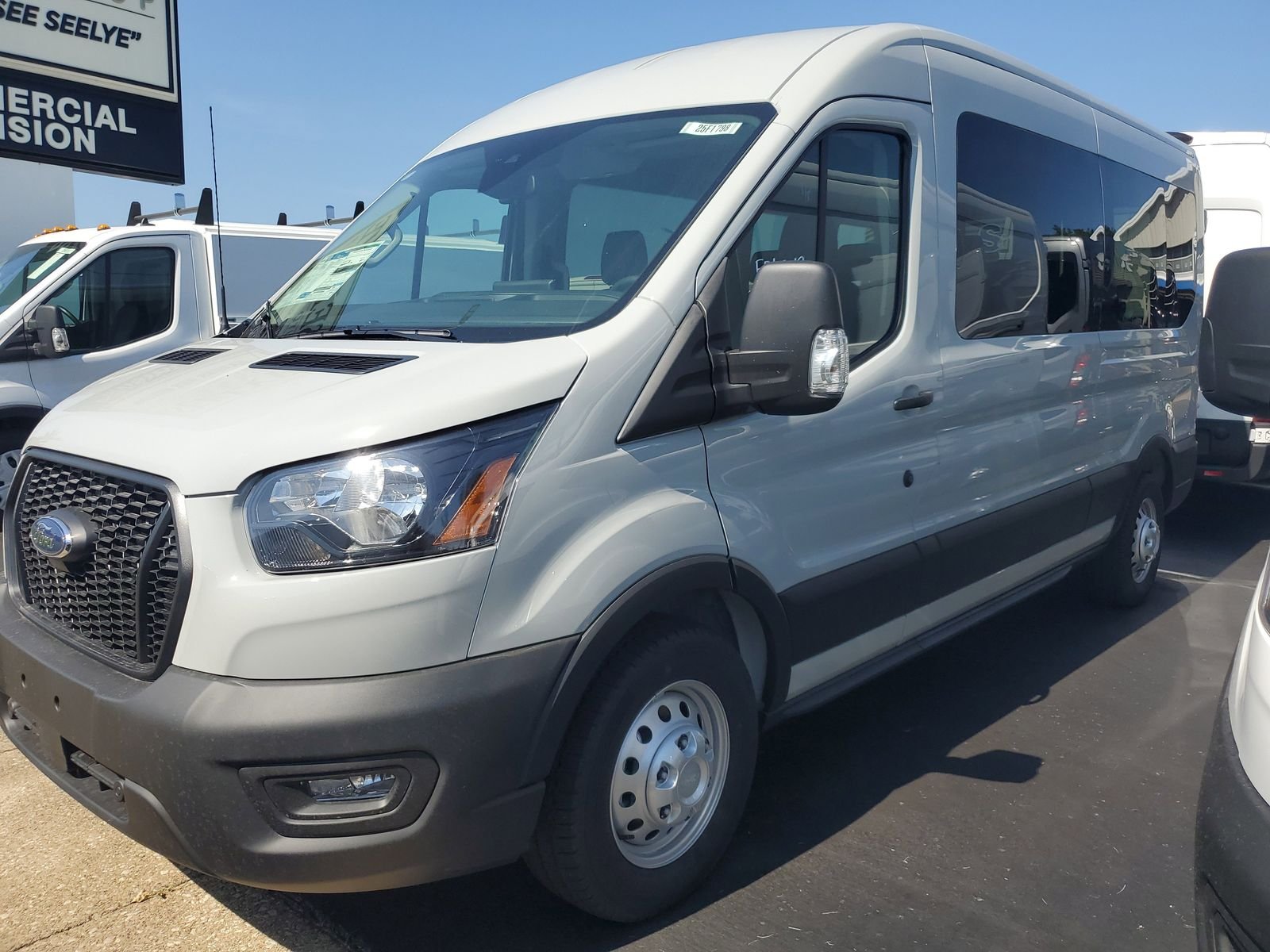 2025 Ford Transit Passenger Van XL - Photo 25