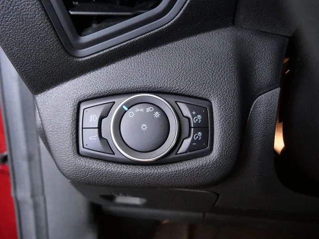 Used 2019 Red Ford SE image 25