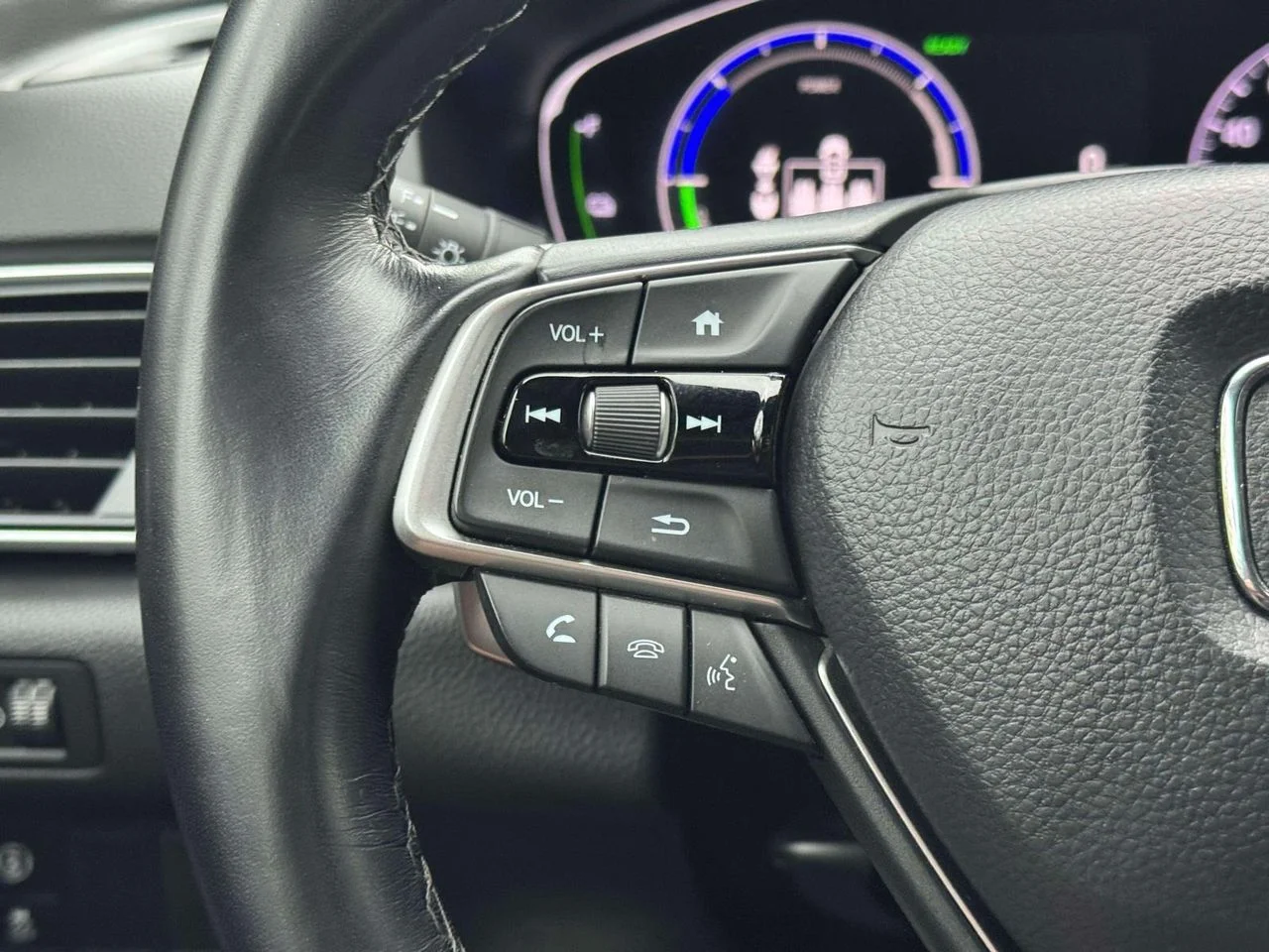 Used 2022 Still Night Pearl Honda Sport image 26