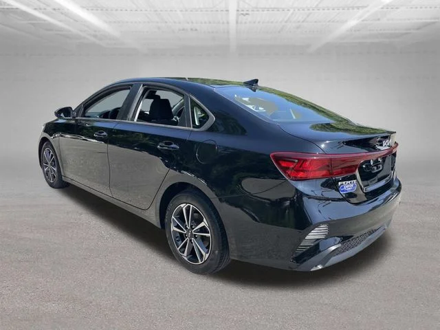 Used 2024 Black Kia LXS image 9