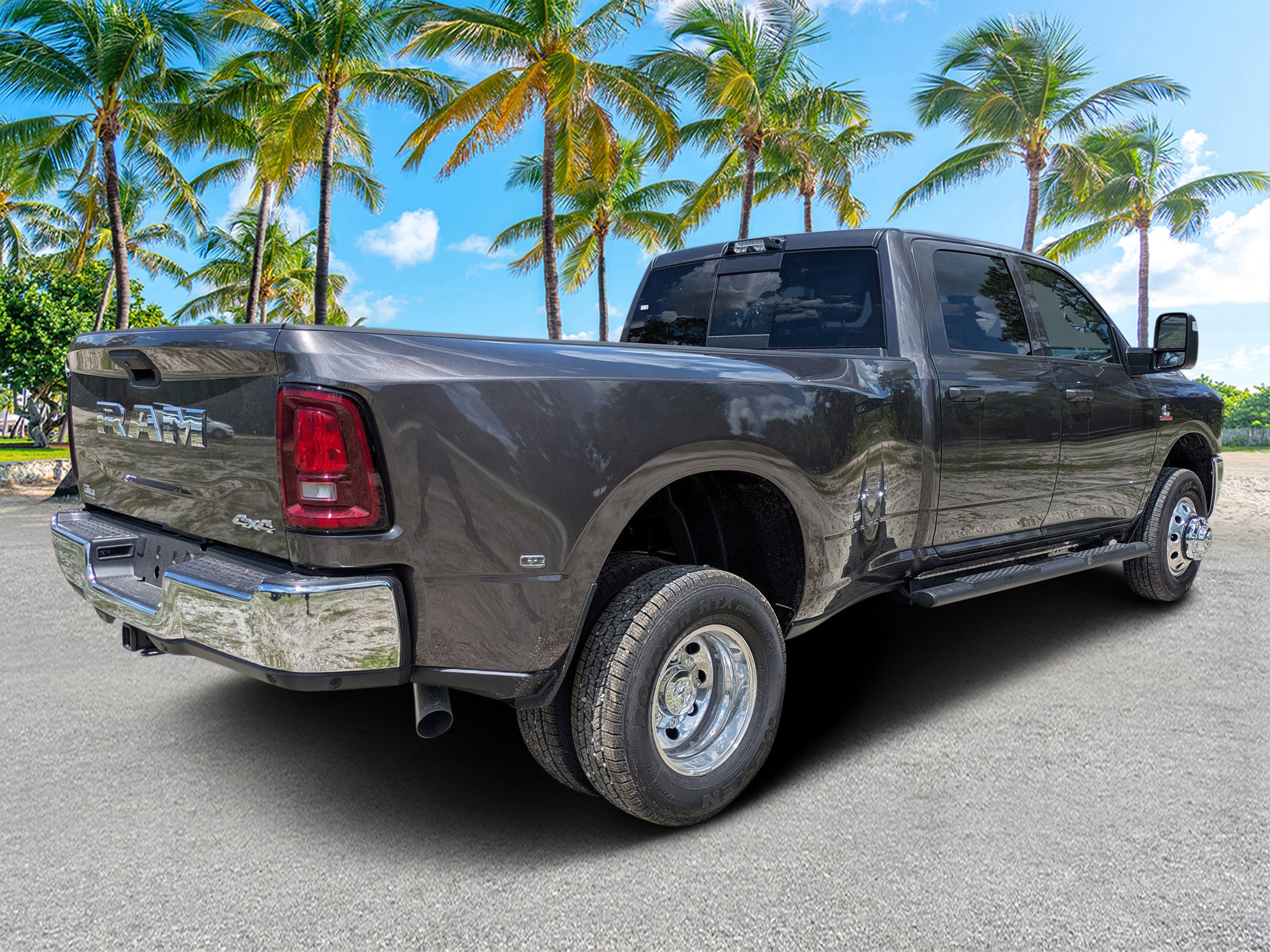 New 2026 Granite Crystal Metallic Clear-Coat Exterior Paint RAM Tradesman image 3