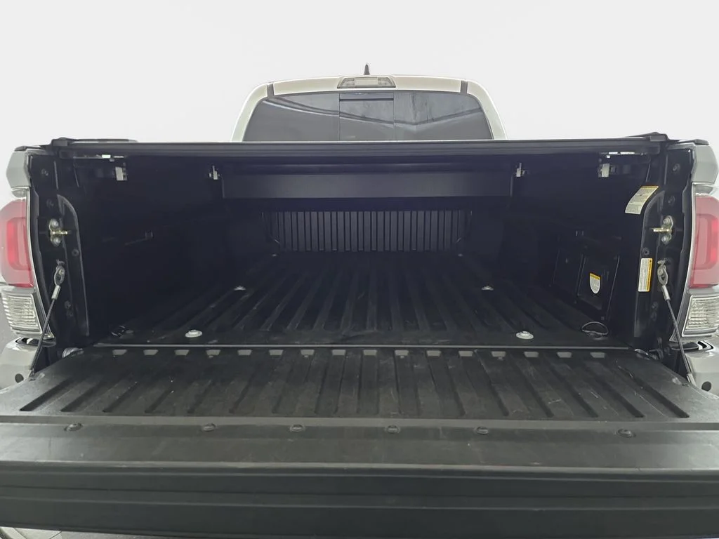 Used 2020 Silver Toyota SR5 image 14