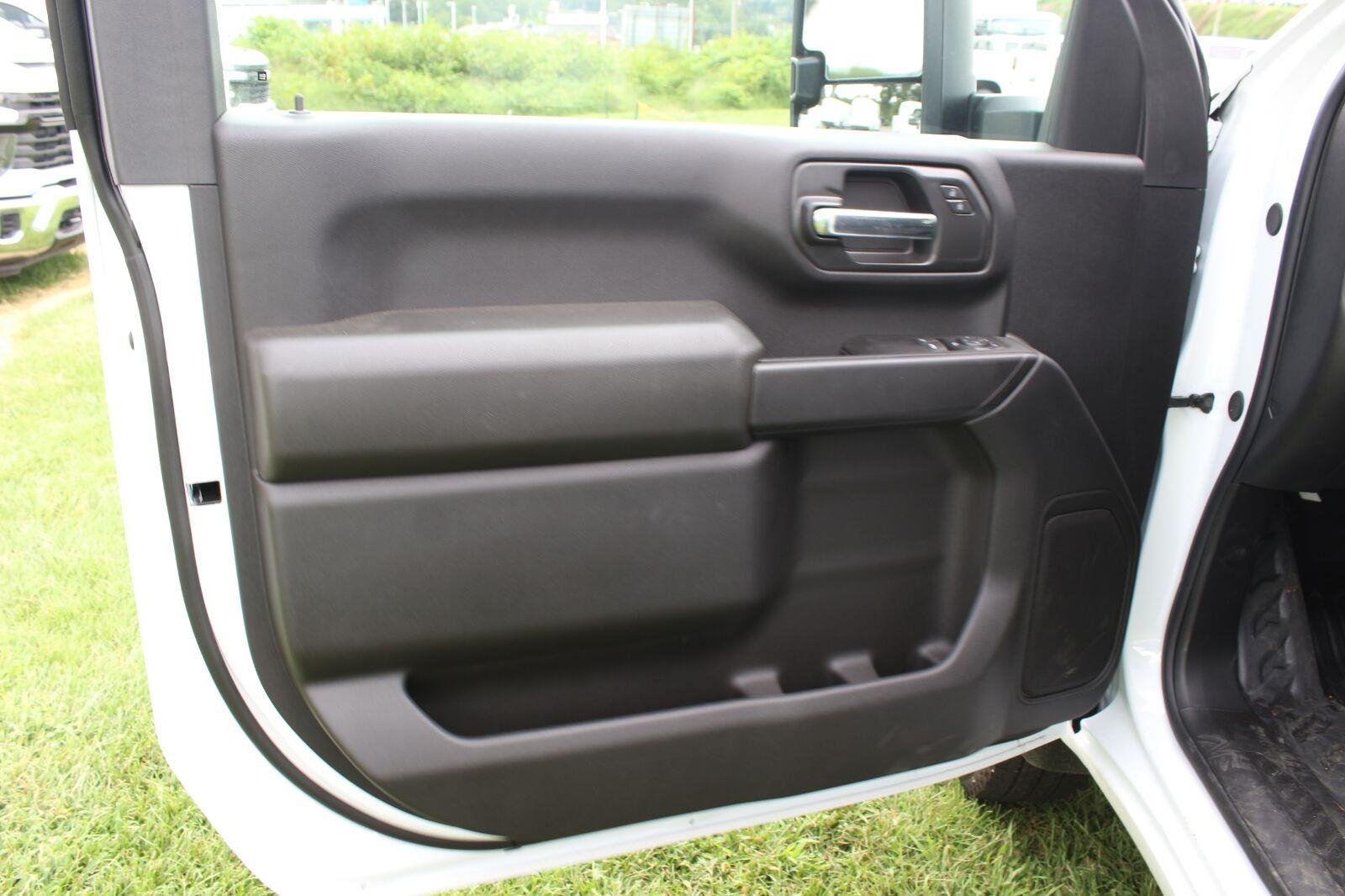 New 2026 Summit White GMC Pro image 8