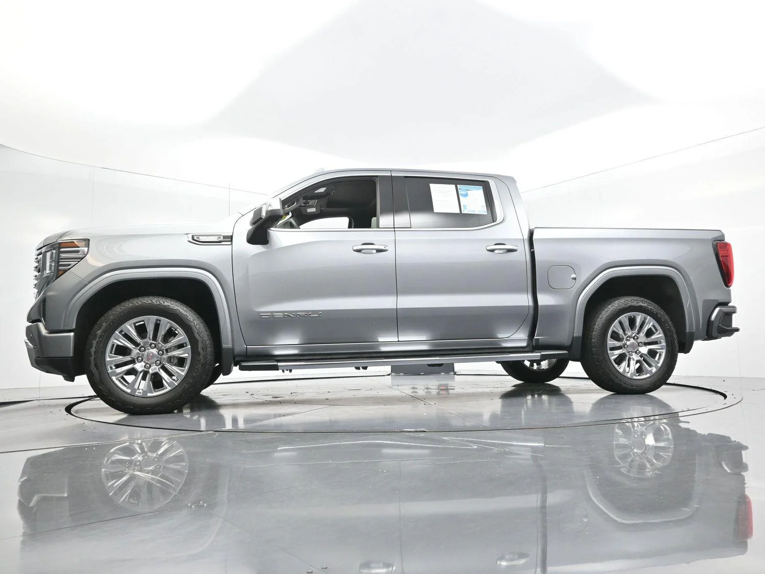 Used 2024 Sterling Metallic GMC Denali image 52