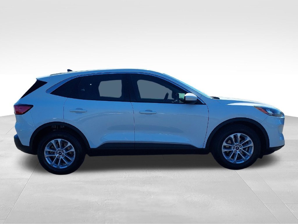 Used 2021 White Ford SE image 6