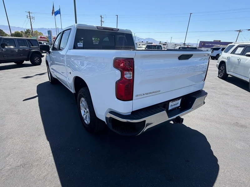 Used 2020 SUMMIT WHITE Chevrolet LT image 5