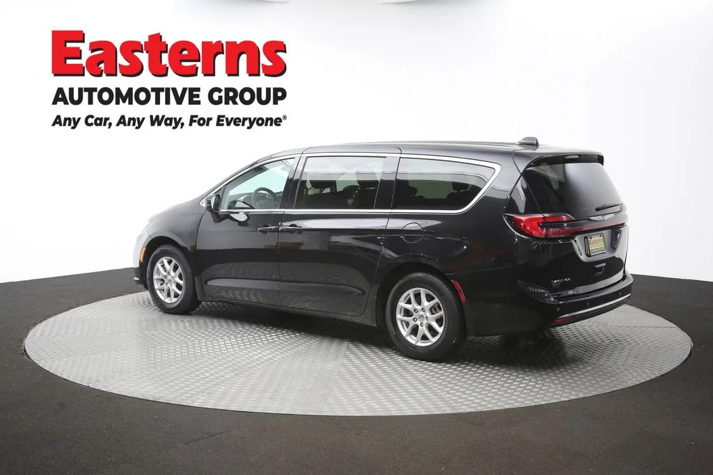 Used 2023 Black Chrysler Touring L image 65