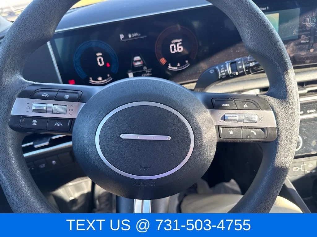 Used 2025 White Hyundai SEL image 15