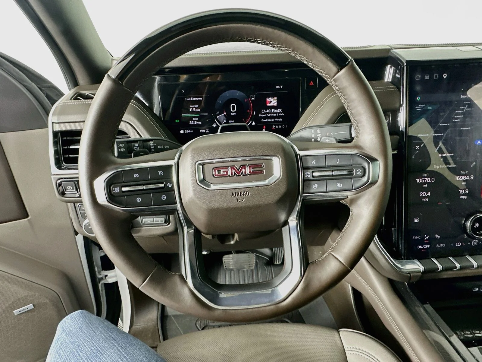 Used 2026 Summit White GMC Elevation image 12