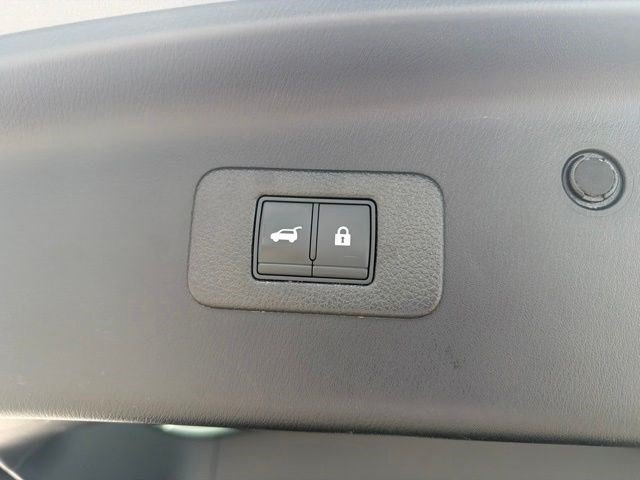 Used 2022 Gun Metallic Nissan SL image 18