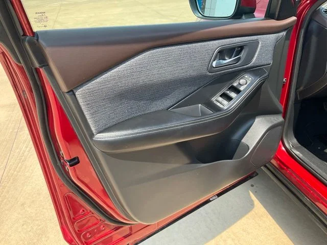 Used 2023 Red Nissan SV image 5