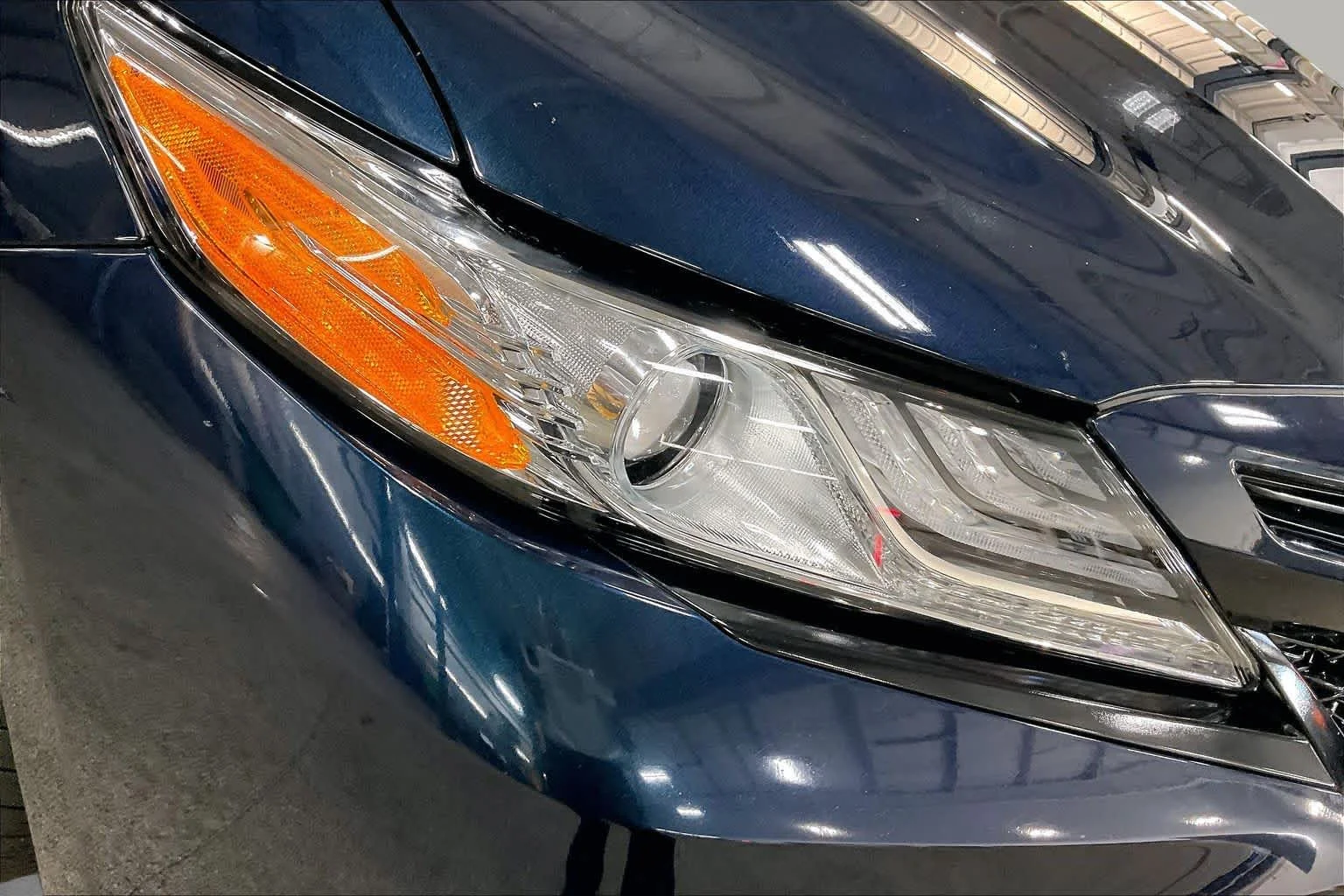 Used 2020 Galactic Aqua Mica Toyota XSE image 27
