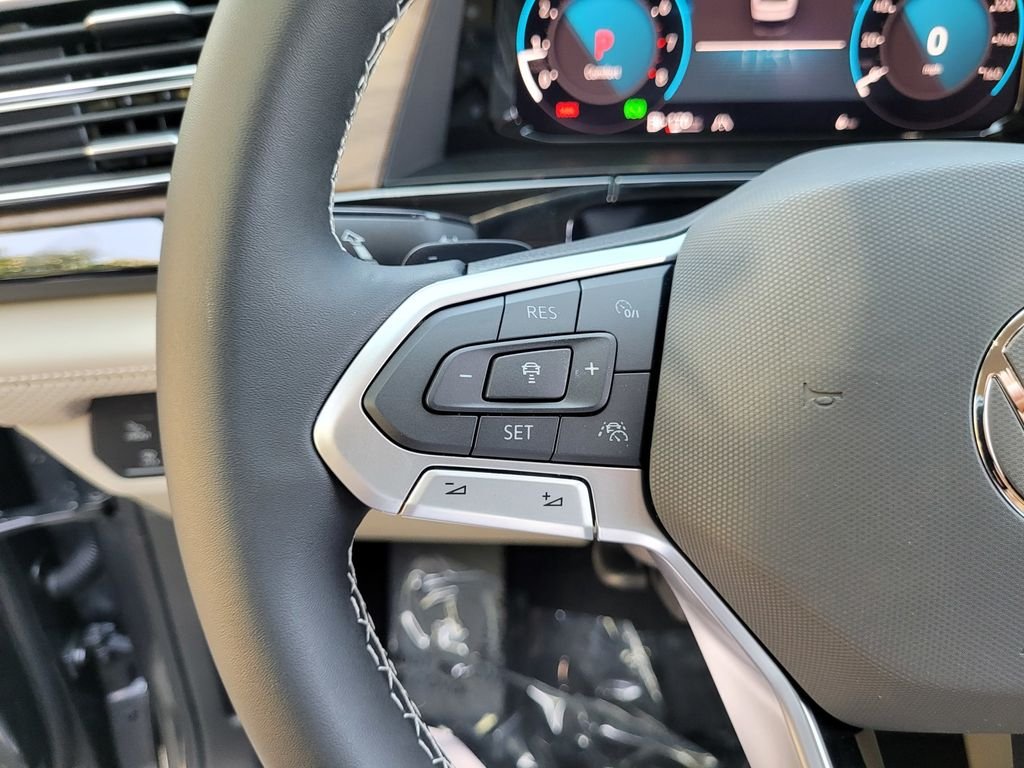 New 2025 Gray Volkswagen 2.0T SE w/Technology image 22