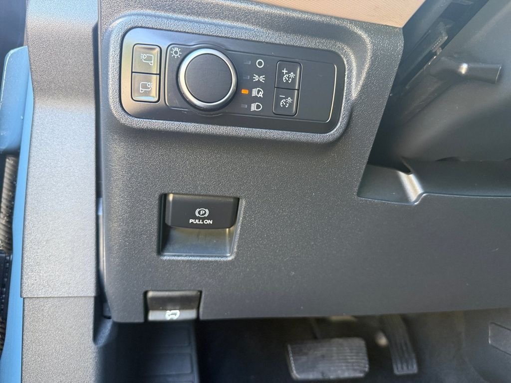 Used 2022 Blue Ford Wildtrak image 25