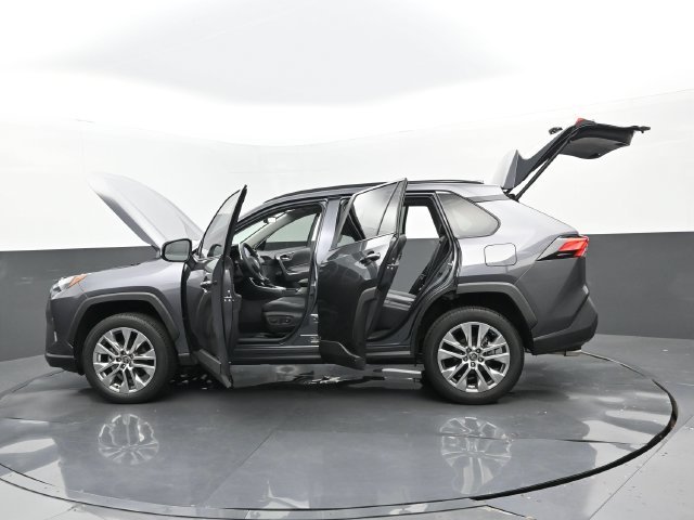 Used 2024 Magnetic Gray Metallic Toyota XLE Premium image 34