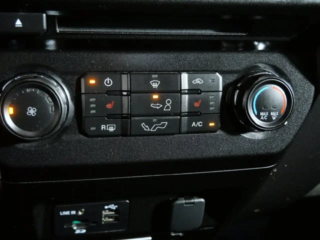 Used 2015 Blue Ford XLT image 24
