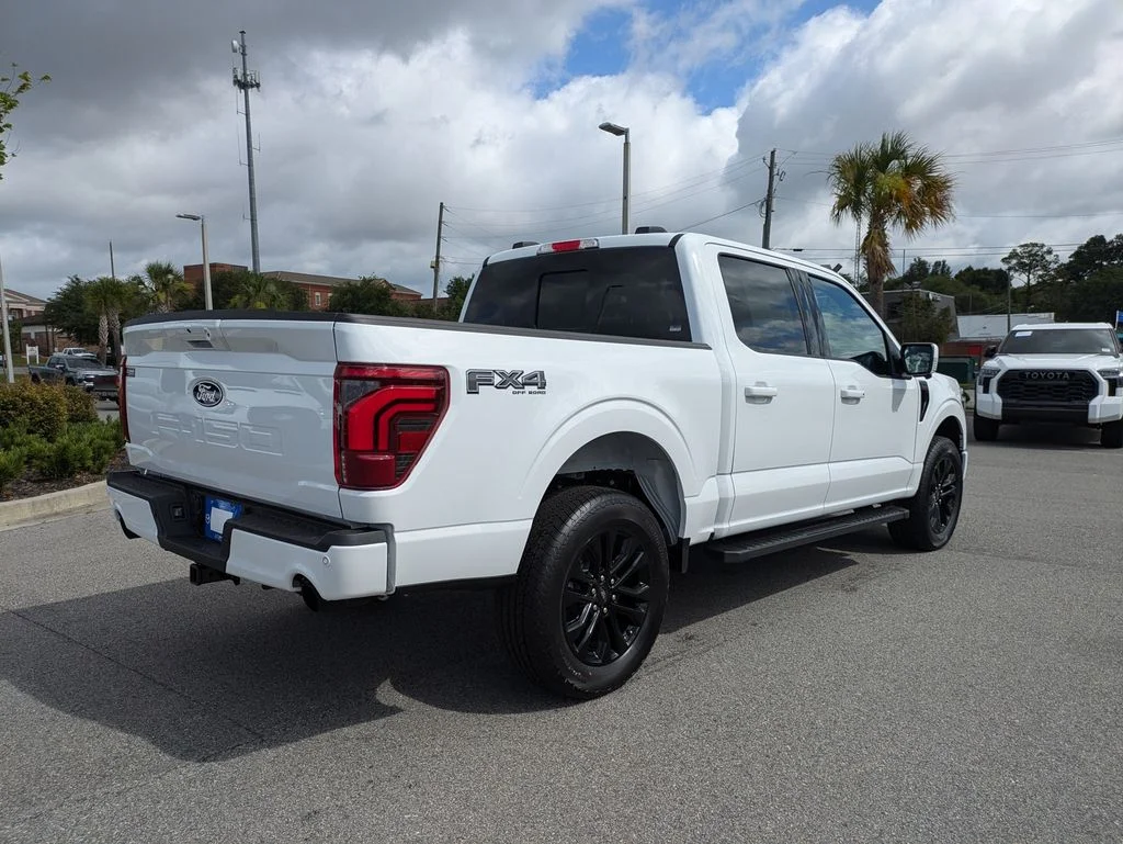 New 2026 Oxford White Ford Lariat image 4