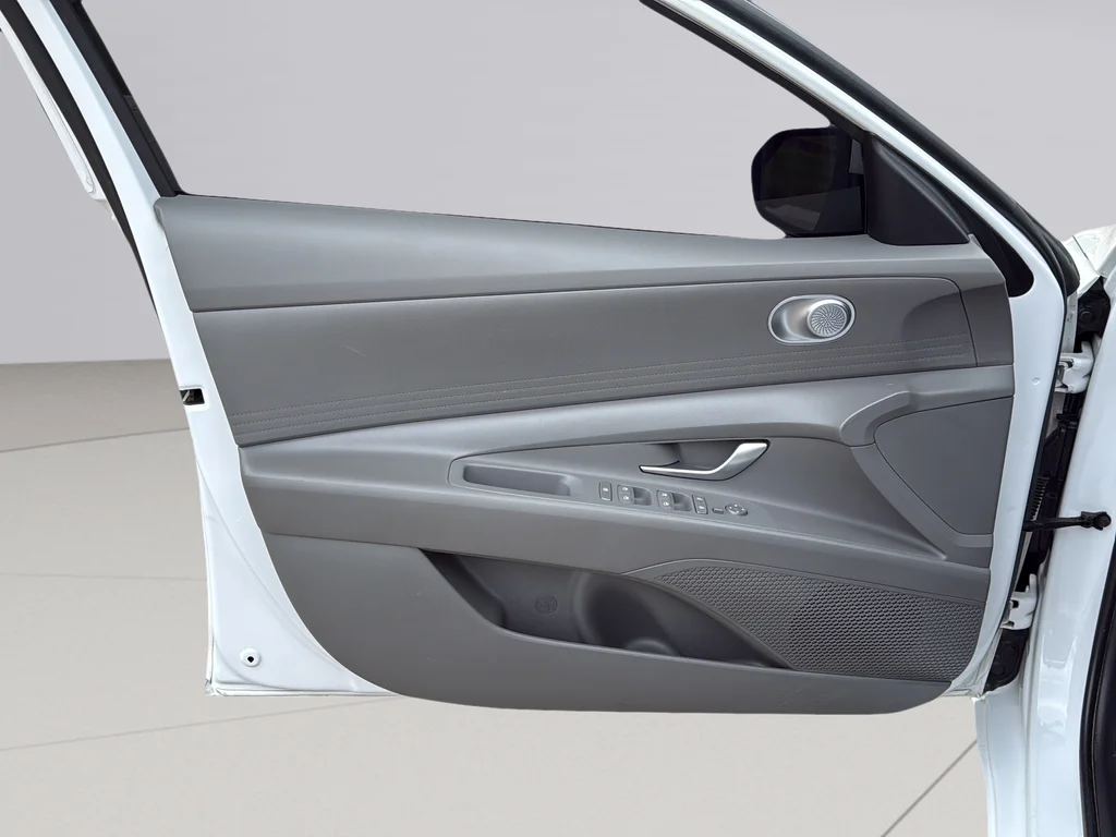 Used 2024 Serenity White Hyundai SEL image 24