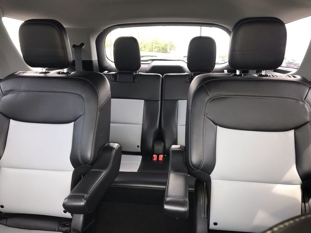 Used 2023 Silver Metallic Ford XLT image 22