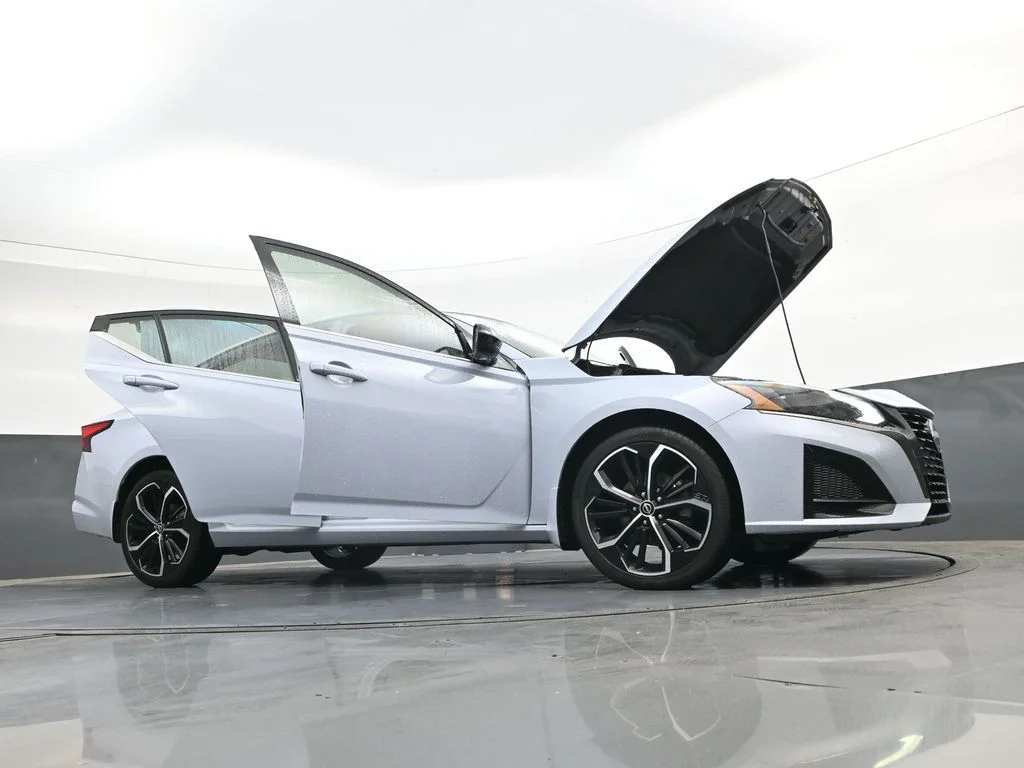 Used 2023 Gray Nissan 2.5 SR image 55