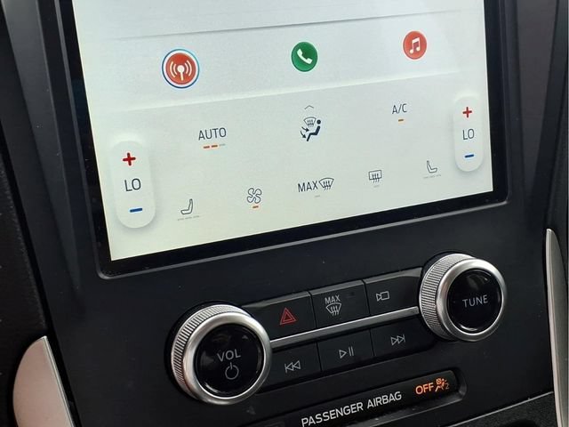 Used 2024  Ford SEL image 6