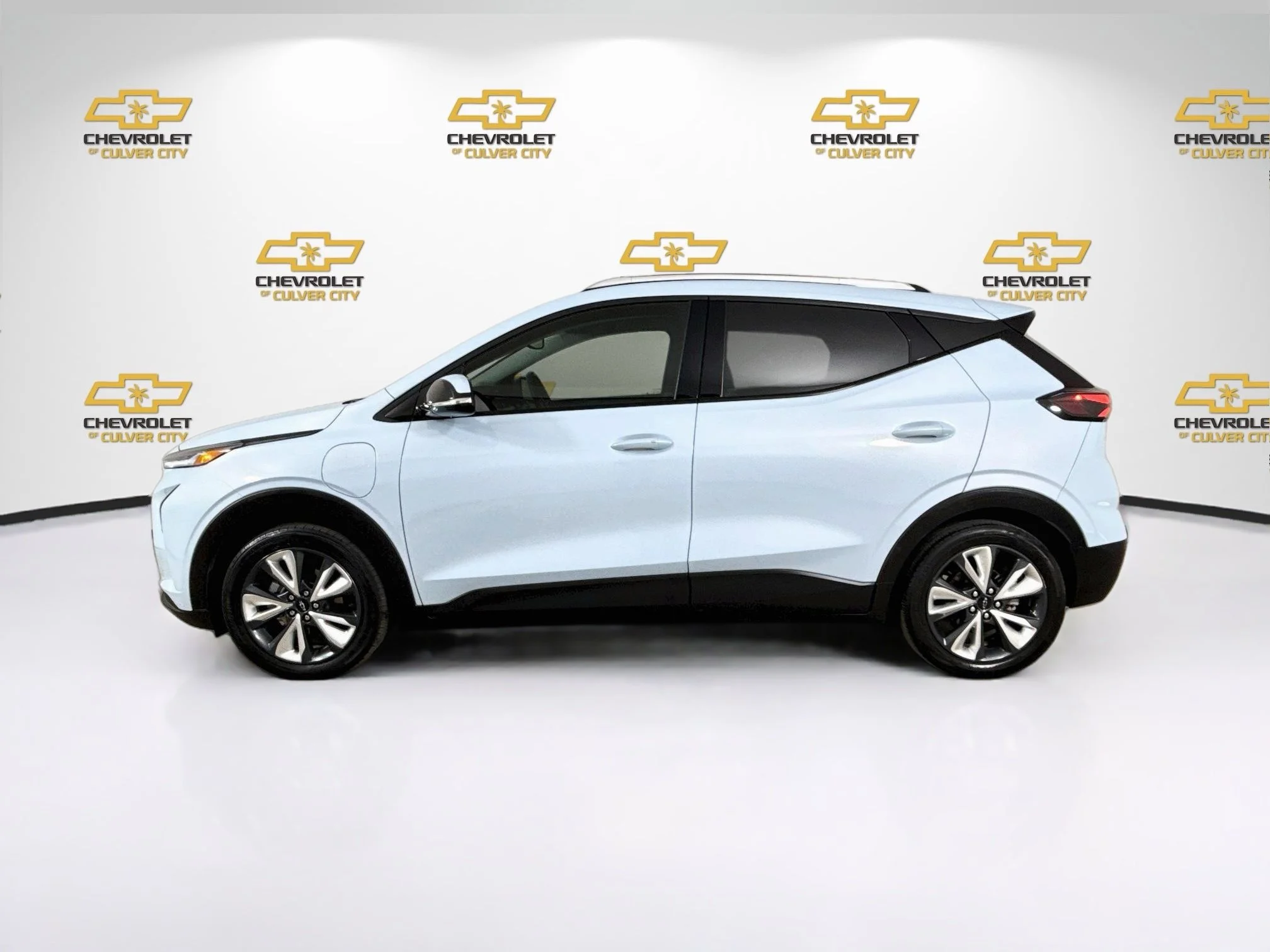 Used 2023 ICE BLUE METALLIC Chevrolet LT image 5