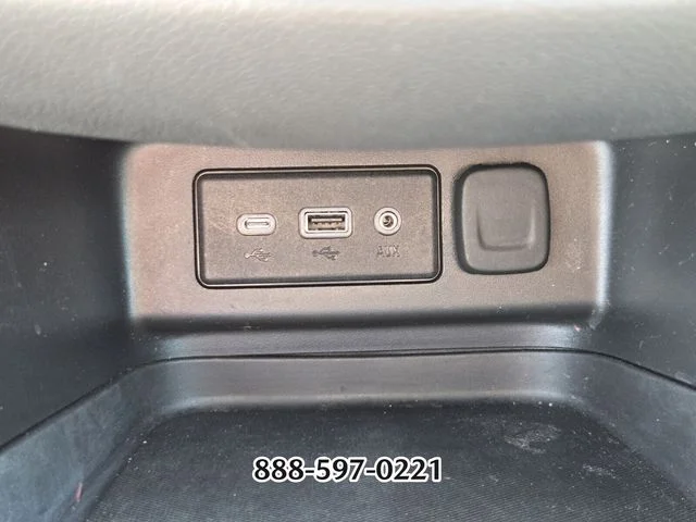Used 2023 Summit White CHEVROLET LT image 25