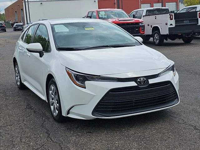 Used 2023 White Toyota LE image 10