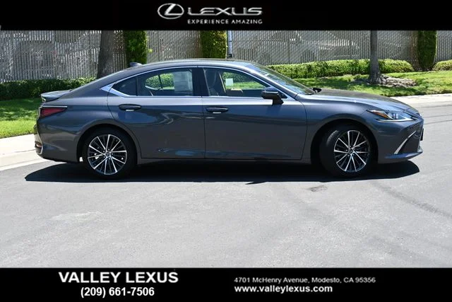 Certified Used 2025 SONIC CHROME Lexus 300h image 3