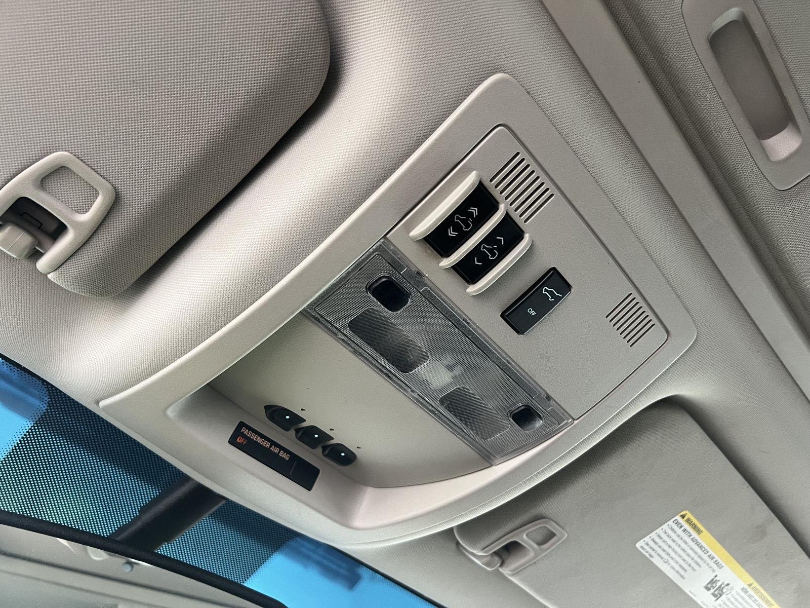 2011 GMC Yukon Denali - Photo 19