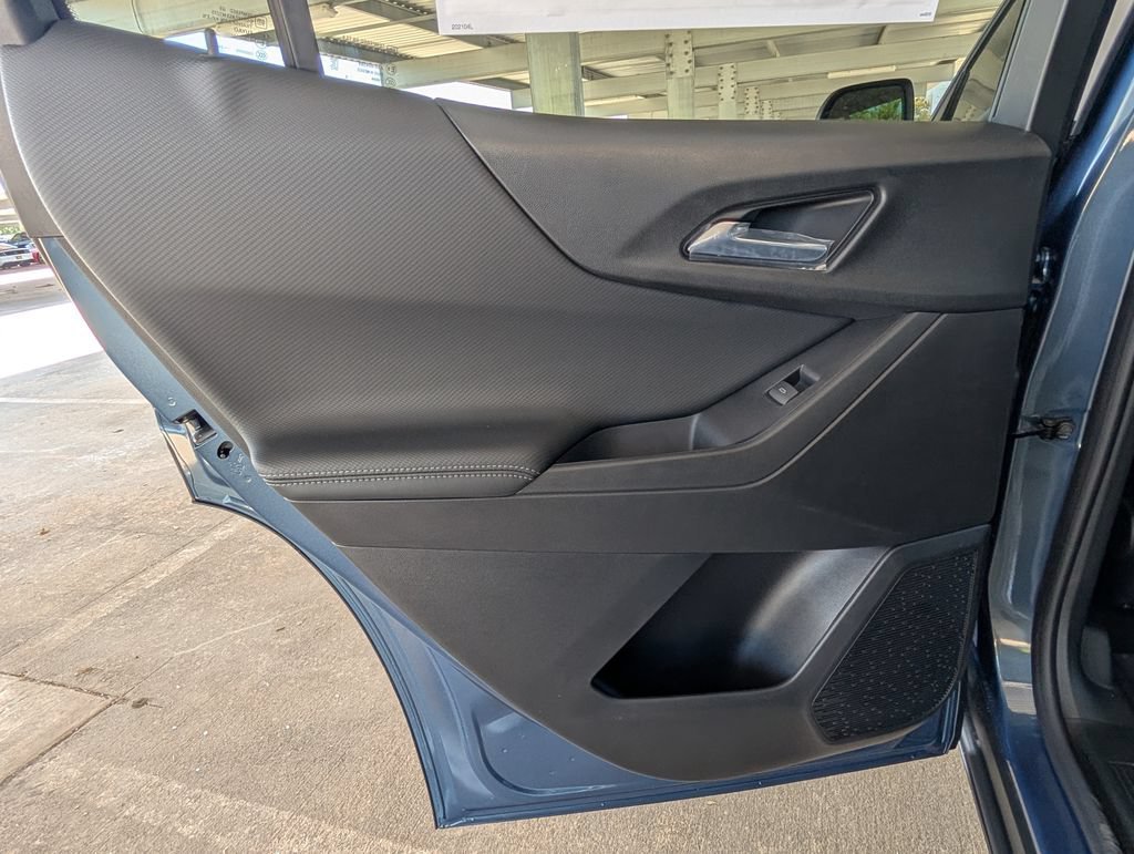 2027 Chevrolet Equinox LT - Photo 8