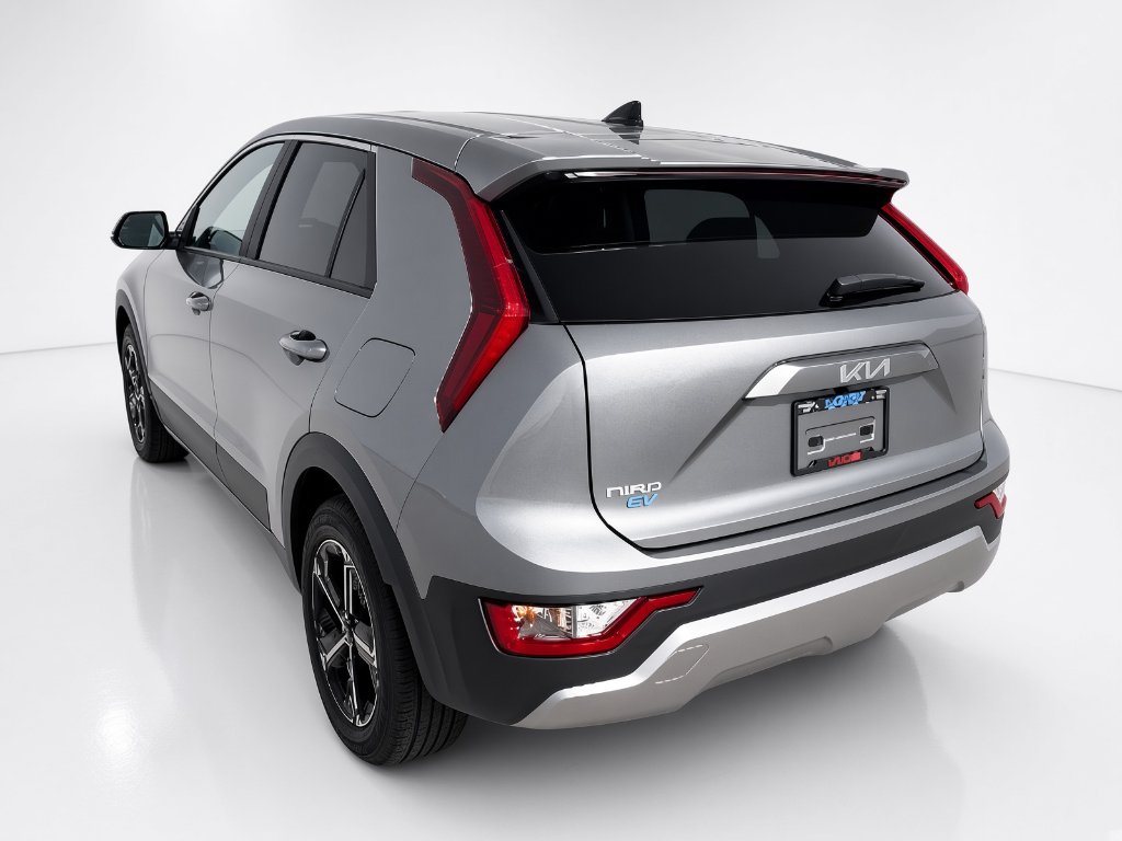 Used 2025 Steel Gray Kia LX image 7