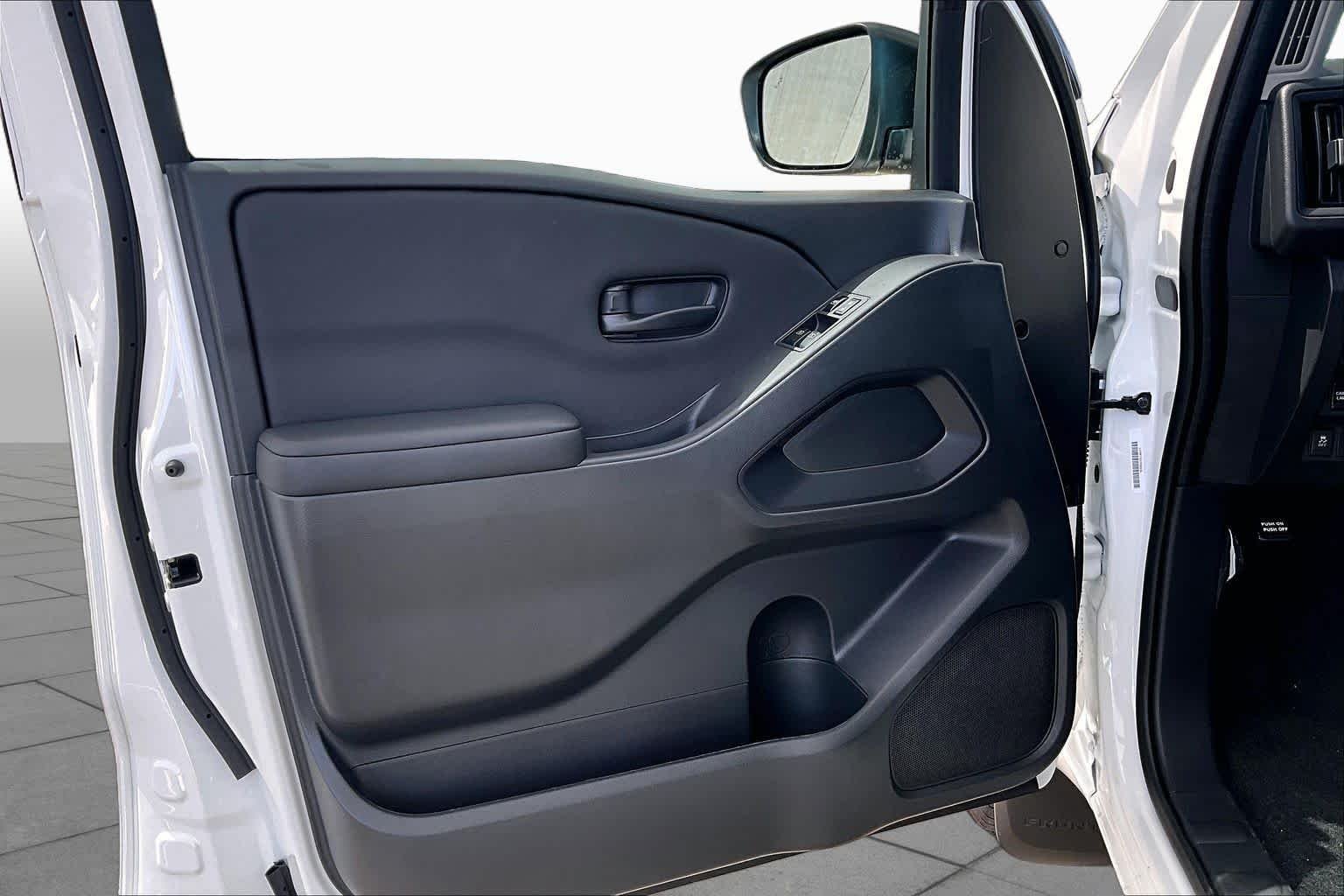 New 2026 Glacier White Nissan S image 13